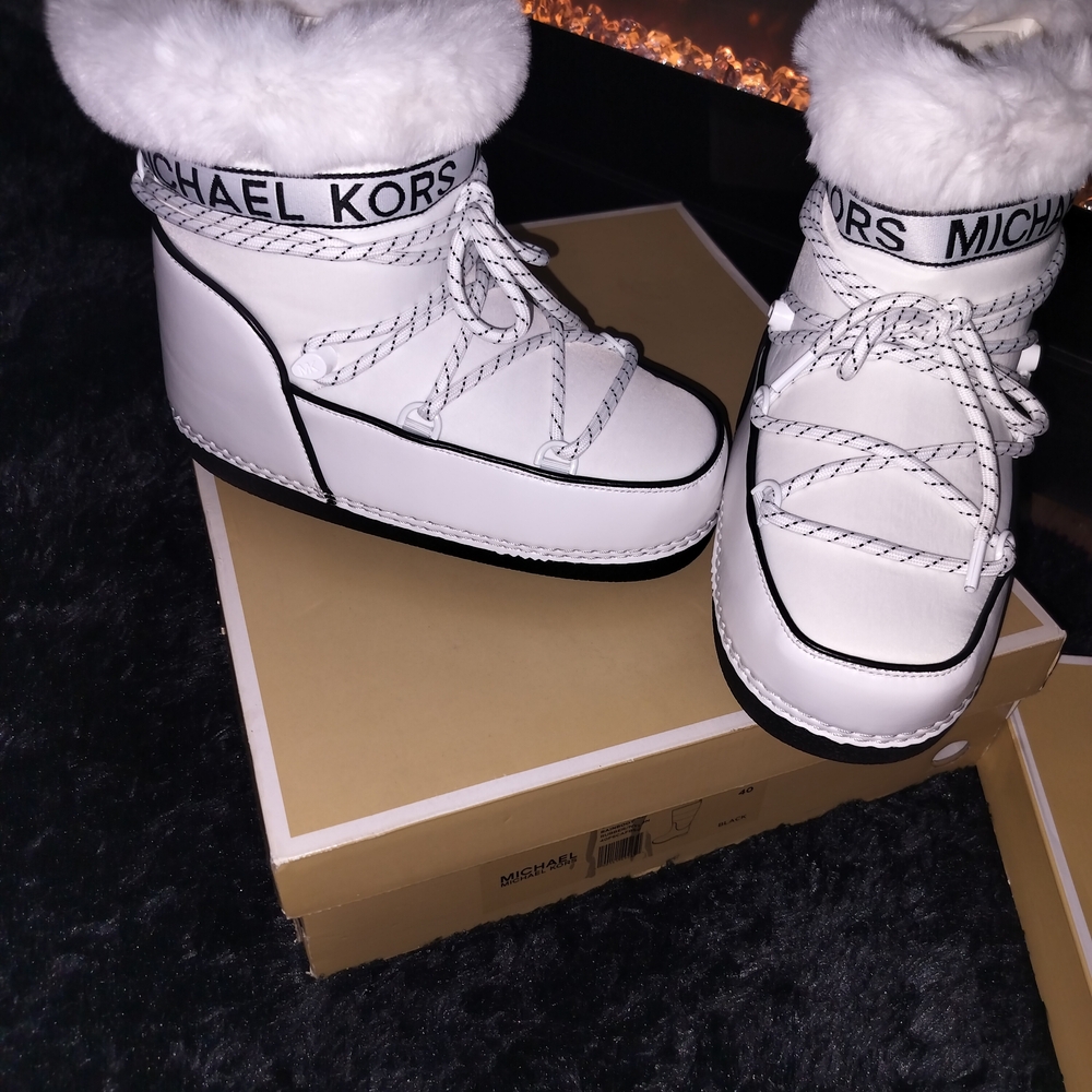 Michael Kors Womens Zelda Bootie